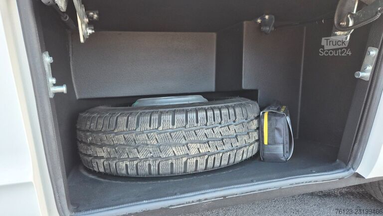 Minibussi IVECO 2x Daily 70 Lagerfahrzeug Ferqui Sunrise 2,5 m B