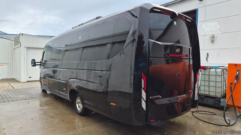Minibussi IVECO 2x Daily 70 Lagerfahrzeug Ferqui Sunrise 2,5 m B
