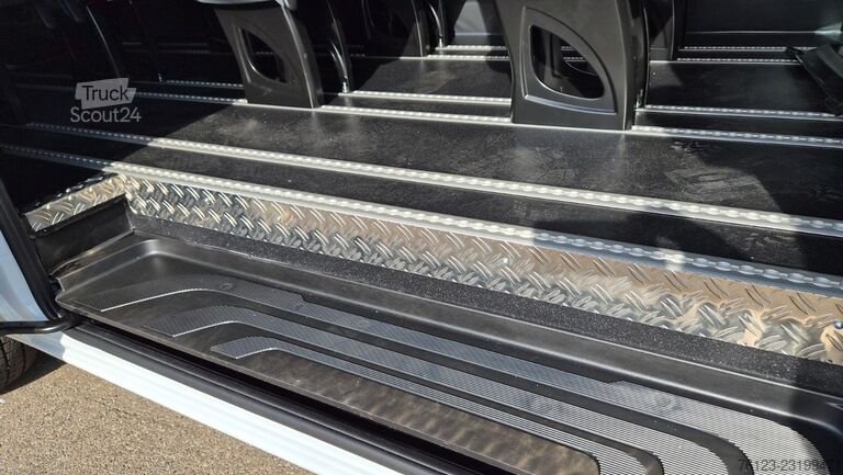 Minibussi MERCEDES-BENZ Sprinter Elektro 9 Sitzer Bürgerbus