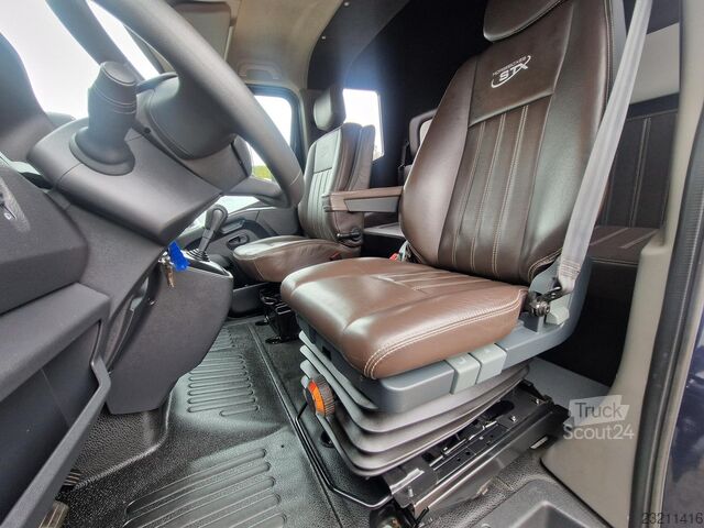 Renault Master Automaat STX S5 met Airco bij de paarden...