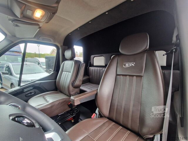  Renault Master Automaat STX S5 met Airco bij de paarden...
