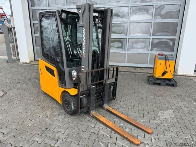 Stivuitor frontal JUNGHEINRICH EFG 215 / Triplex: 4.25m! / SS / nur 3.298h!