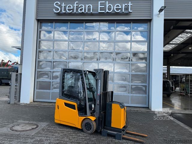 Stivuitor frontal JUNGHEINRICH EFG 215 / Triplex: 4.25m! / SS / nur 3.092h!