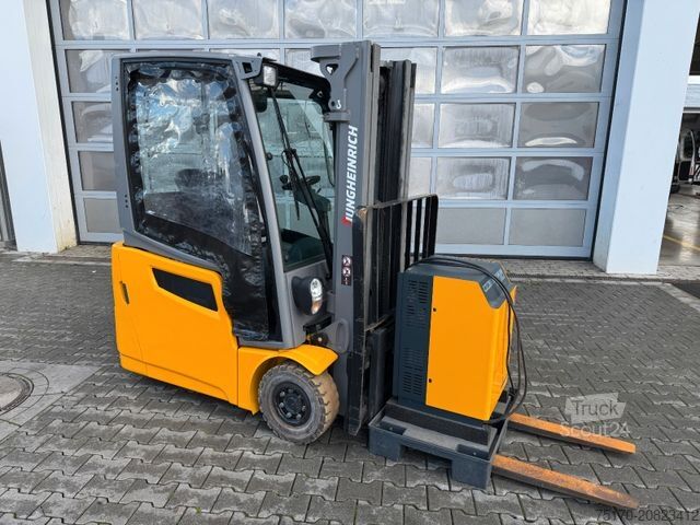Stivuitor frontal JUNGHEINRICH EFG 215 / Triplex: 4.25m! / SS / nur 3.092h!