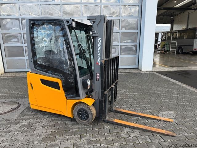 Stivuitor frontal JUNGHEINRICH EFG 215 / Triplex: 4.25m! / SS / nur 3.092h!