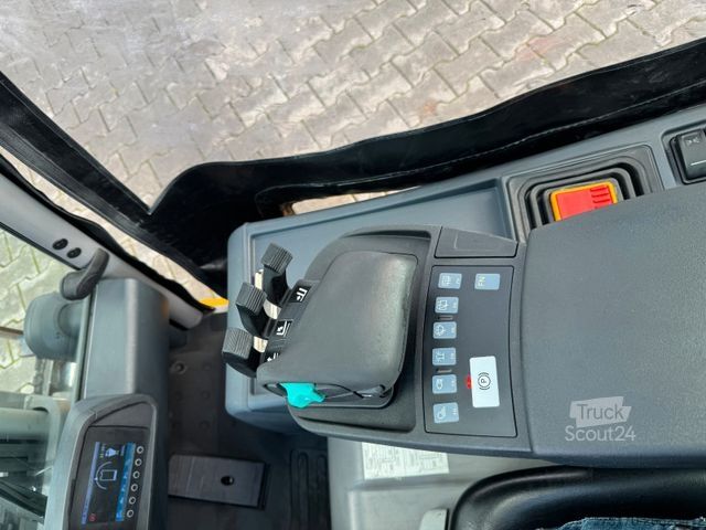 Stivuitor frontal JUNGHEINRICH EFG 215 / Triplex: 4.25m! / SS / nur 3.092h!