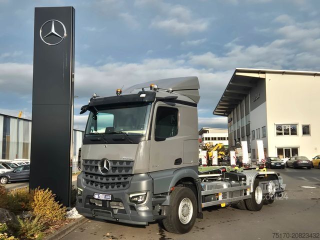Camion scarrabile MERCEDES-BENZ Arocs 2551 L 6x2/4-4 HAD HIAB ULT21S56 AHK