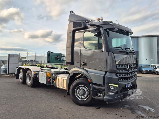 Camion scarrabile MERCEDES-BENZ Arocs 2551 L 6x2/4-4 HAD HIAB ULT21S56 AHK