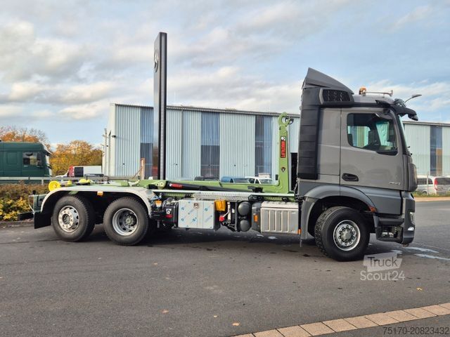 Camion scarrabile MERCEDES-BENZ Arocs 2551 L 6x2/4-4 HAD HIAB ULT21S56 AHK
