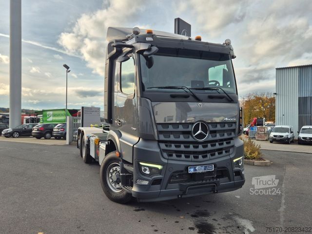 Camion scarrabile MERCEDES-BENZ Arocs 2551 L 6x2/4-4 HAD HIAB ULT21S56 AHK