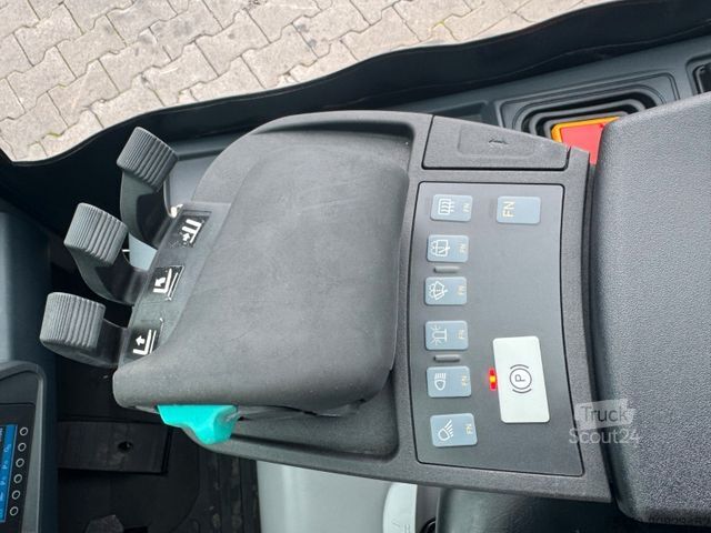 Stivuitor frontal JUNGHEINRICH EFG 215 / Triplex: 4.25m! / SS / 4.168h / 2024