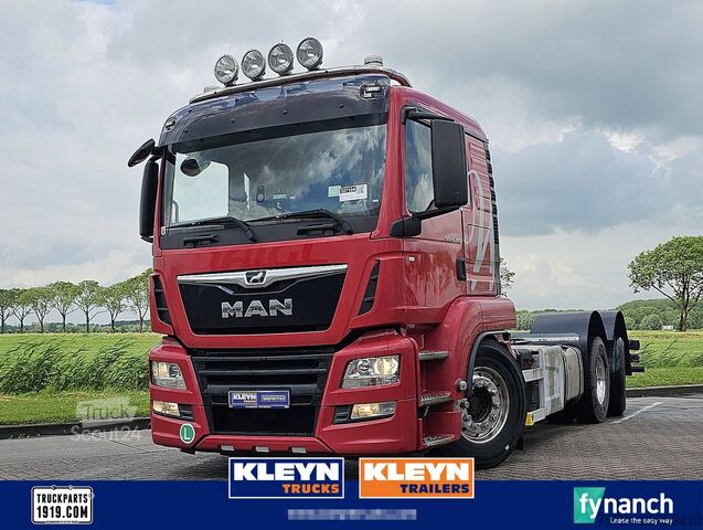 Chassis med førerhus M.A.N. 26.500 TGX 6x2*4