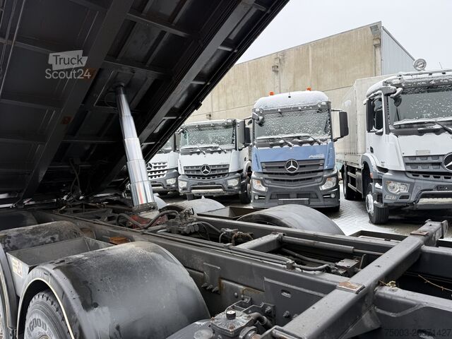 Billenő teherautó Volvo FM410 8X4 Kipper mit Kran HIAB 244-5