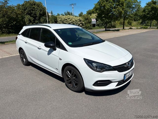 Minibuss OPEL Astra 1.4 Turbo Sports Tourer/LED/Kamera/Klima
