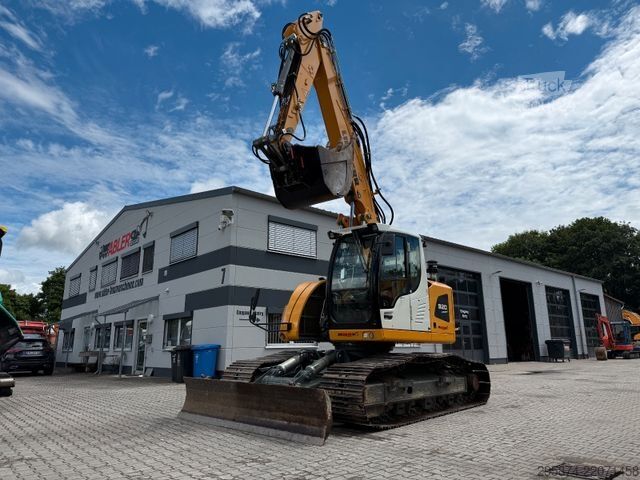 Tela-alustainen kaivinkone LIEBHERR R920 Compact LC Kettenbagger