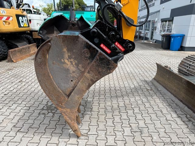 Tela-alustainen kaivinkone LIEBHERR R920 Compact LC Kettenbagger