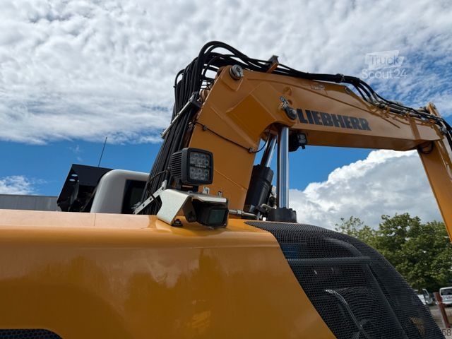 Tela-alustainen kaivinkone LIEBHERR R920 Compact LC Kettenbagger