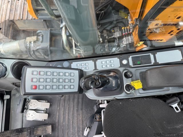 Tela-alustainen kaivinkone LIEBHERR R920 Compact LC Kettenbagger