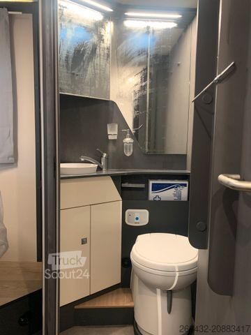 Polintegriran avtodom LAIKA KOSMO TI L 412 DS MY25