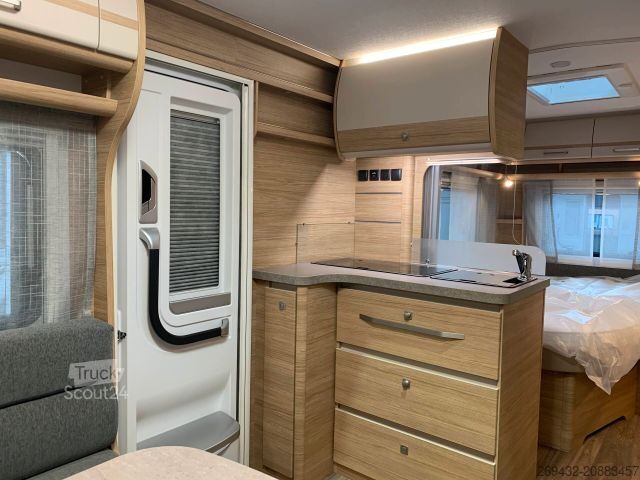 Bivalnik FENDT BIANCO ACTIV 495 SFE 55 Jahre Caravan Zellerer