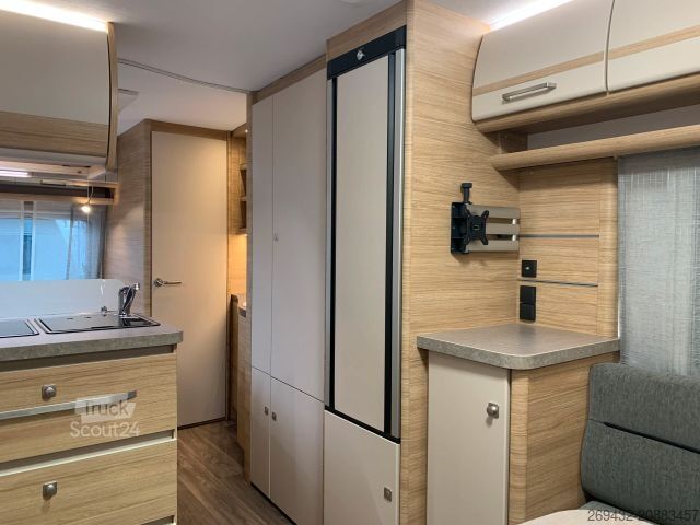 Bivalnik FENDT BIANCO ACTIV 495 SFE 55 Jahre Caravan Zellerer