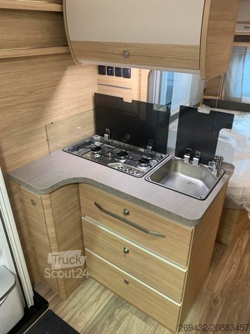 Bivalnik FENDT BIANCO ACTIV 495 SFE 55 Jahre Caravan Zellerer