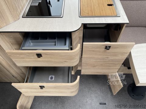 Félintegrált lakóautó Eura Mobil Profila T 726 EF 170 PS * 4,5 t * Automatik