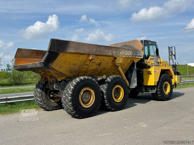 Samohodni tovornjak Komatsu HM300-2