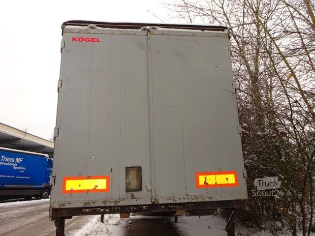 Samochód ciężarowy z plandeką typu platforma Kögel ENCO Edscha