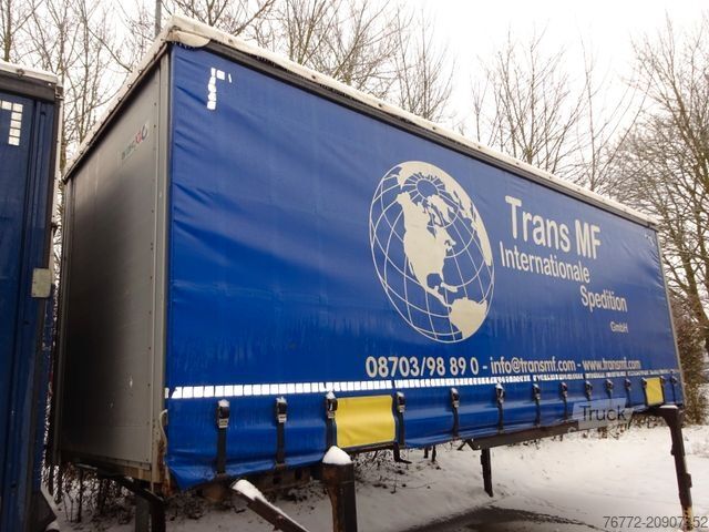 Samochód ciężarowy z plandeką typu platforma Kögel ENCO Edscha