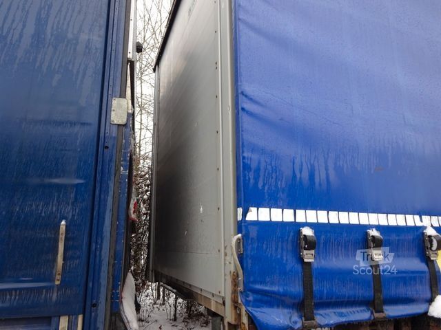 Samochód ciężarowy z plandeką typu platforma Kögel ENCO Edscha