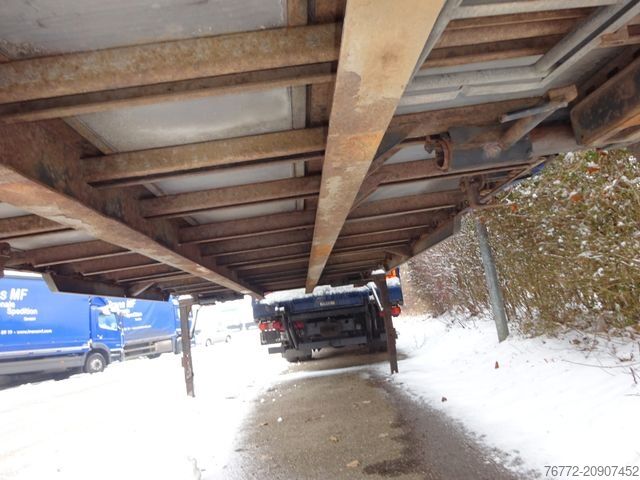 Samochód ciężarowy z plandeką typu platforma Kögel ENCO Edscha