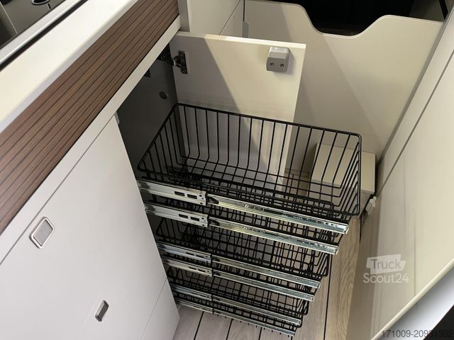 Kastenwagen Wohnmobil / Campervan WESTFALIA Columbus 600 D 140 PS 8G Zusatzbett Solar ACC