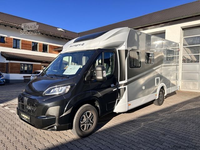 Autorulotă semi-integrată SUNLIGHT Adventure T 69LC 8G Combi 6E SAT TV Heckstützen