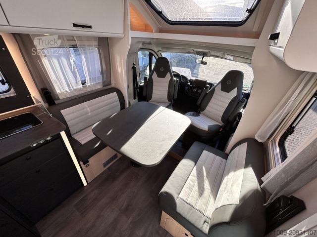 Autorulotă semi-integrată SUNLIGHT Adventure T 69LC 8G Combi 6E SAT TV Heckstützen