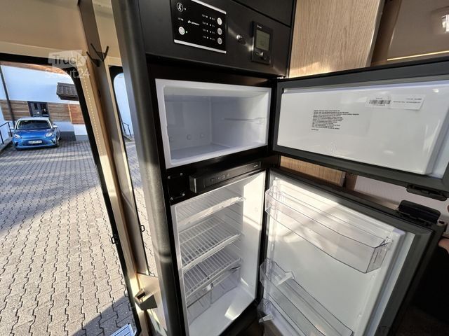 Autorulotă semi-integrată SUNLIGHT Adventure T 69LC 8G Combi 6E SAT TV Heckstützen