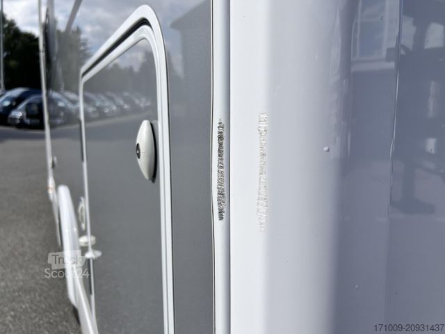 Autorulotă semi-integrată SUNLIGHT Adventure T Ford 670S Combi 6E Hubbett Autom.