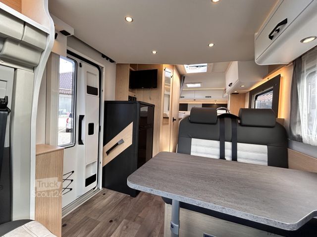 Autorulotă semi-integrată SUNLIGHT Adventure T Ford 670S Combi 6E Hubbett Autom.