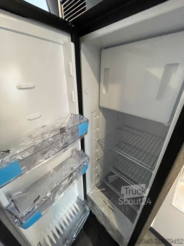 Félintegrált lakóautó SUNLIVING C 70 DL *Automatik*Sonderedition Glücksmobil*