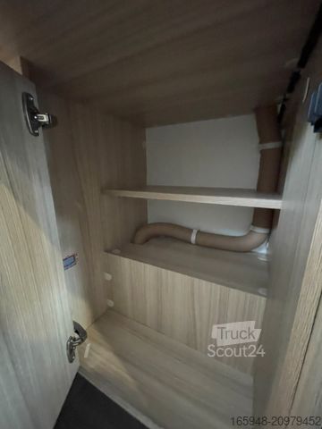 Félintegrált lakóautó SUNLIVING C 70 DL *Automatik*Sonderedition Glücksmobil*