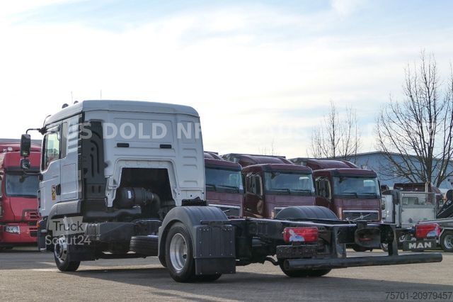Skåpbilschassi MAN TGL 8.180 Fahrgestell Kühlbox Navi Euro 6