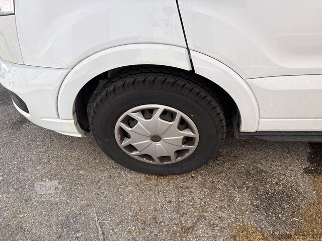 Camper semintegrato Ford Weinsberg Carasuite