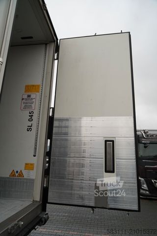 Rashladna poluprikolica SCHMITZ CARGOBULL REFRIGERATED / NEW THERMO KING UNIT / SLX 300 /
