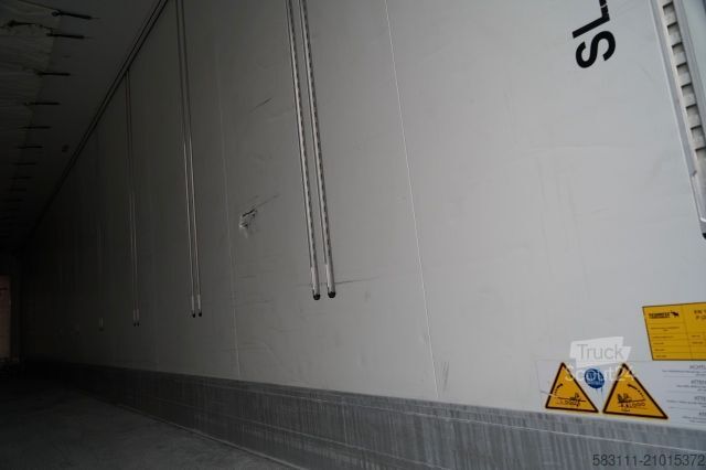 Rashladna poluprikolica SCHMITZ CARGOBULL REFRIGERATED / NEW THERMO KING UNIT / SLX 300 /