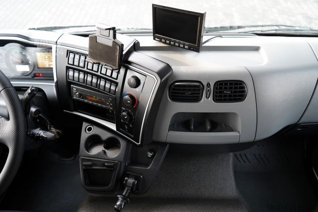 Camion jumbo RENAULT D 240 / 4x2 / KONTENER / 7,7 M / WINDA DHOLLANDI