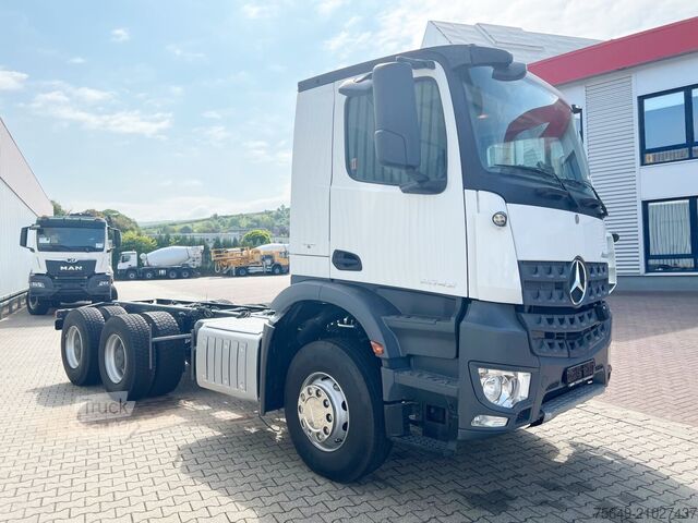 Châssis de camion Mercedes-Benz Arocs 2642/45 K 6x4 Arocs 2642/45 K 6x4, Retarder, Motorabtrieb