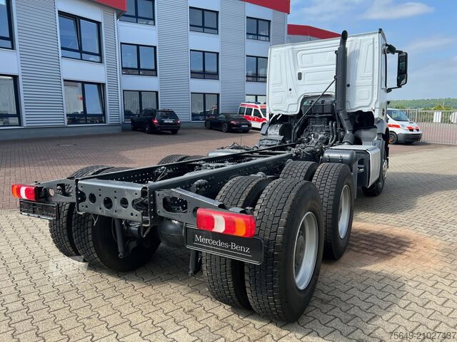 Châssis de camion Mercedes-Benz Arocs 2642/45 K 6x4 Arocs 2642/45 K 6x4, Retarder, Motorabtrieb