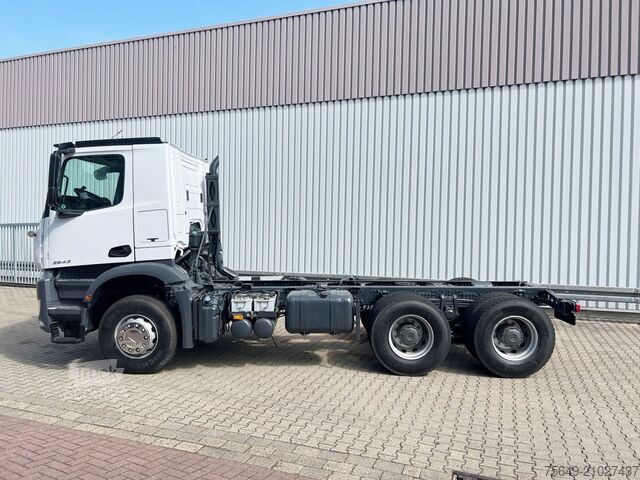 Châssis de camion Mercedes-Benz Arocs 2642/45 K 6x4 Arocs 2642/45 K 6x4, Retarder, Motorabtrieb