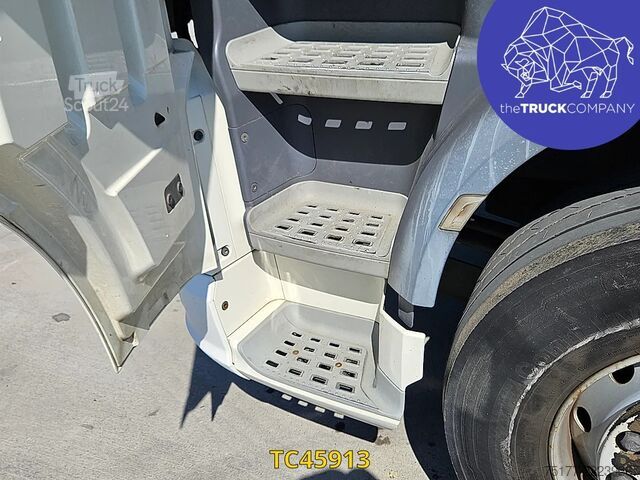 Châssis avec cabine DAF XF 440