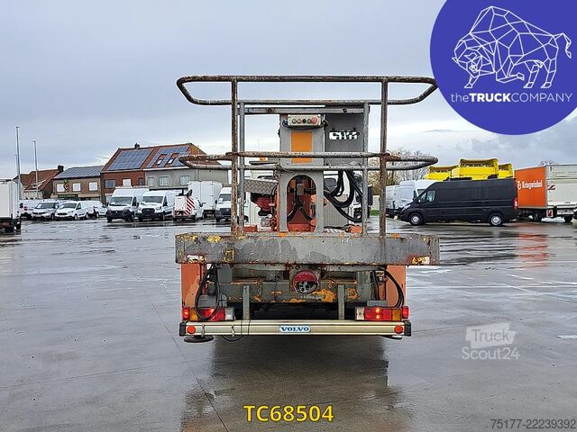 Châssis avec cabine Volvo FLC